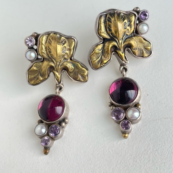 Echo of the Dreamer Mars and Valentine golden Orchid Floral Earrings - Picture 4 of 12